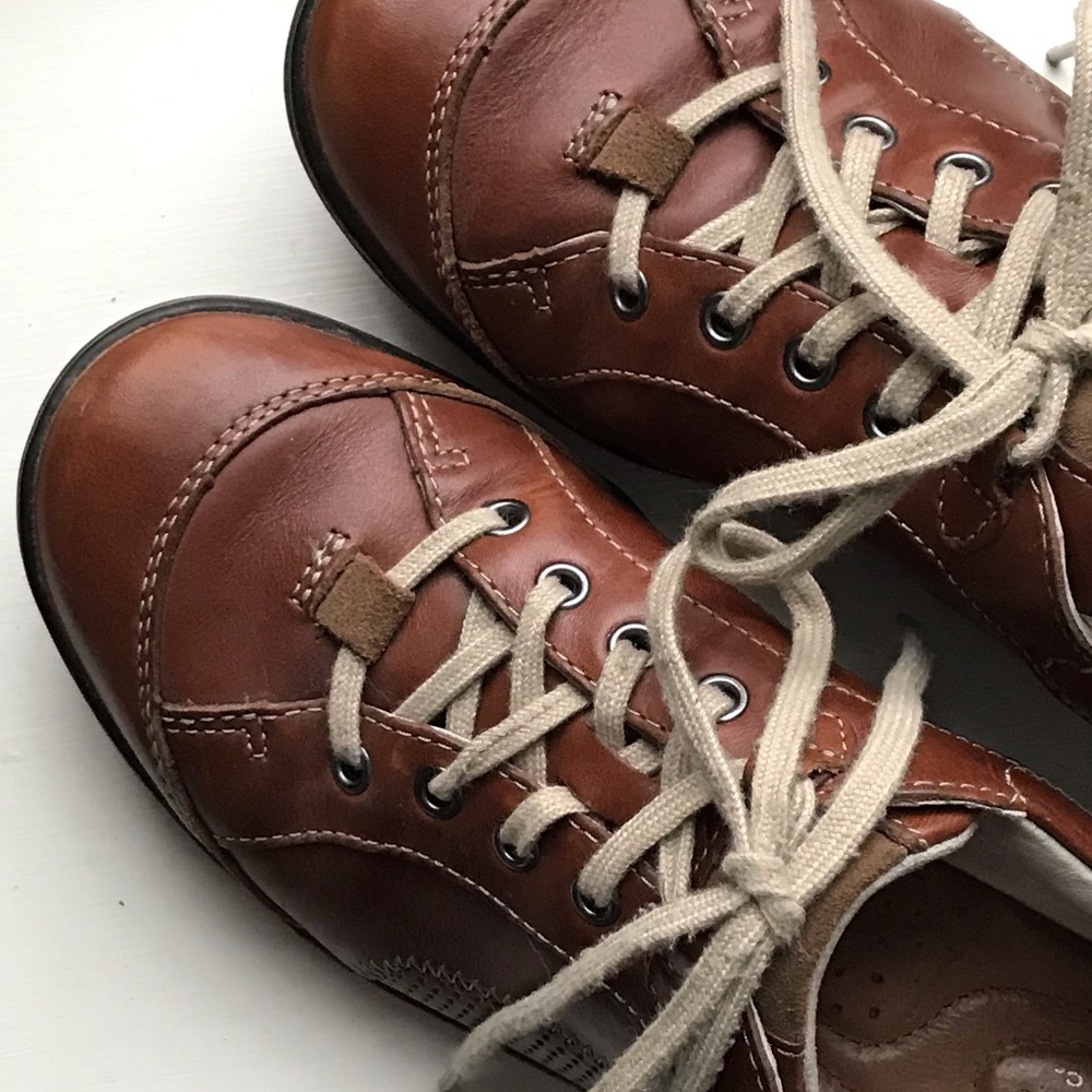 Clark’s Women’s shoes size 8m